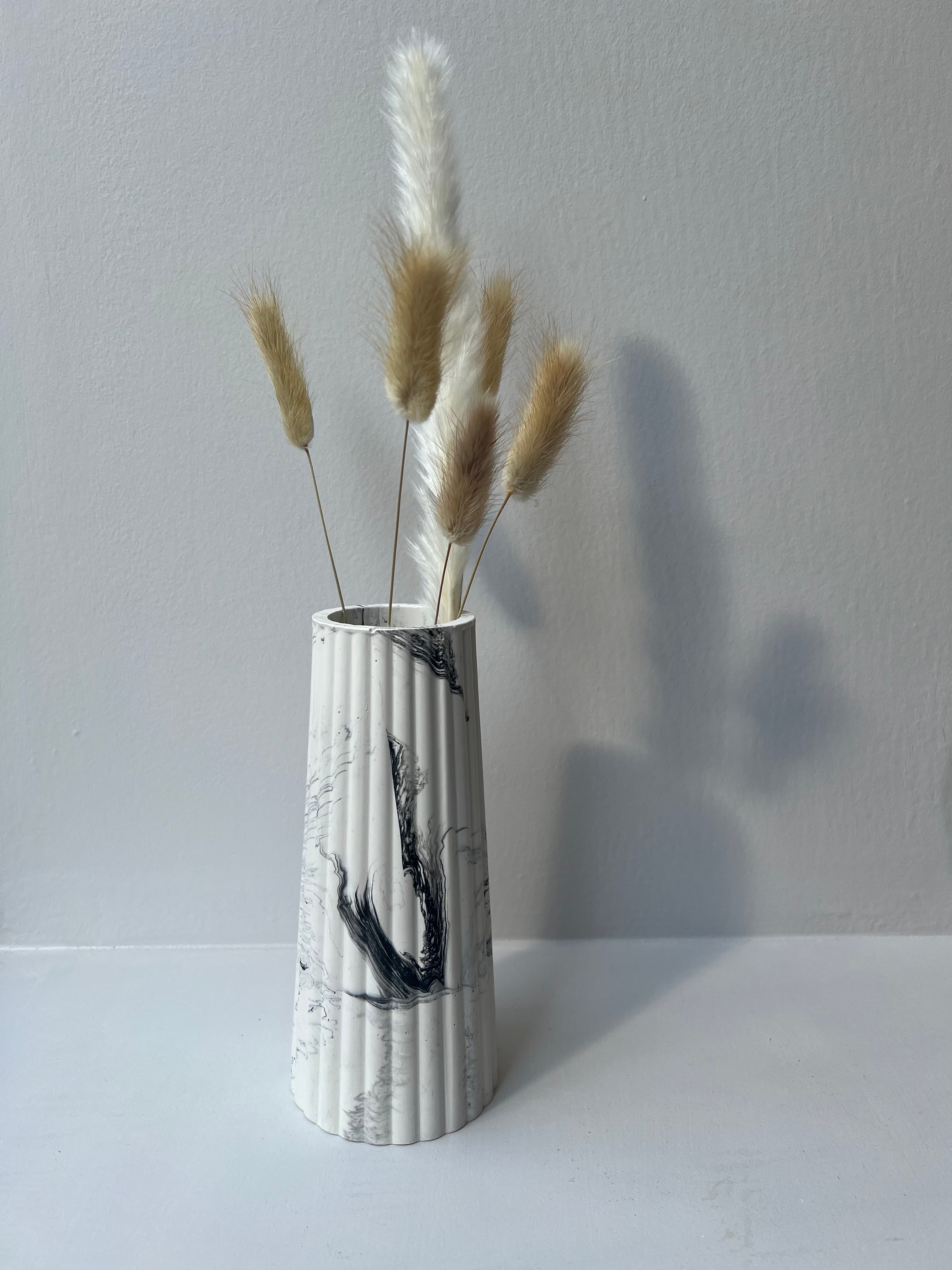 JESMONITE MARBLE VASE WITH BUNNY TAILS